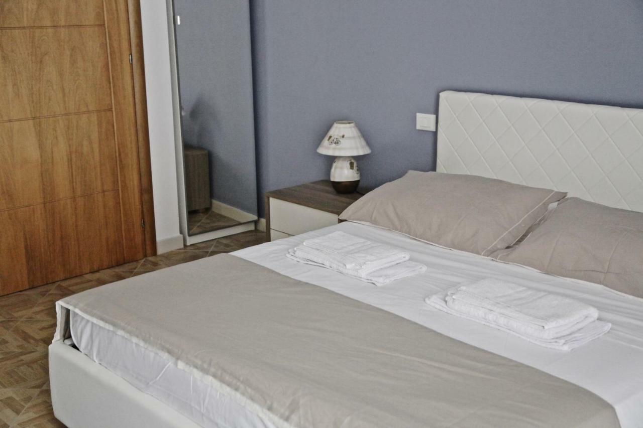 Casaleo Hotell Campofelice Di Roccella Exteriör bild