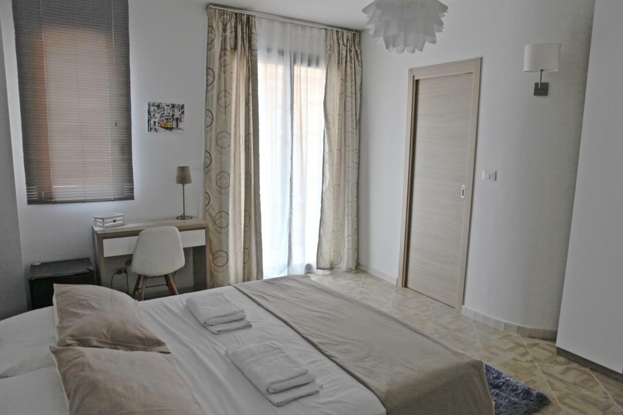 Casaleo Hotell Campofelice Di Roccella Exteriör bild