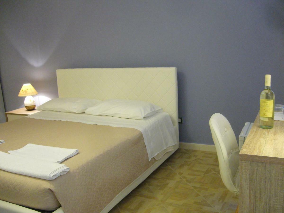 Casaleo Hotell Campofelice Di Roccella Exteriör bild